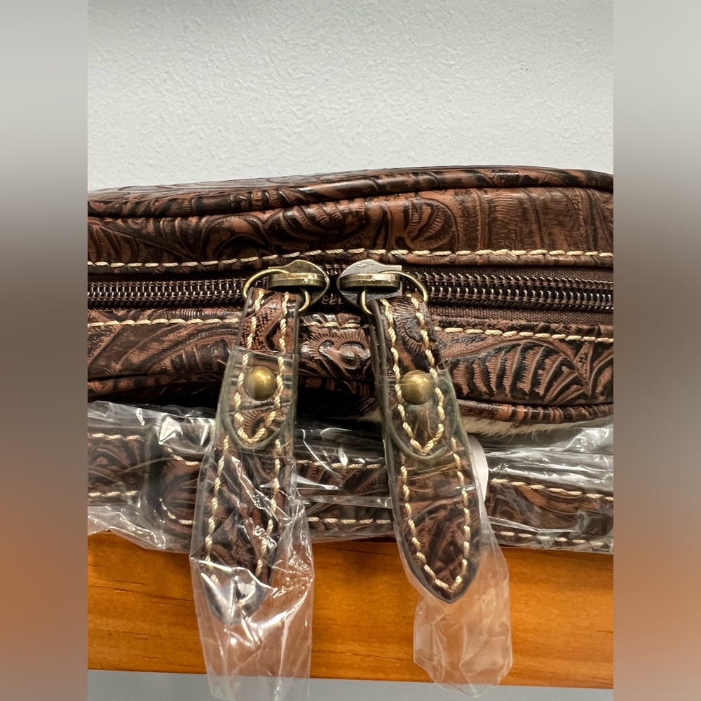 TONY LAMA NWT Genuine Cowhide Embossed Leather Tooled Accents Crossbody Bag NEW - Picture 10 of 13